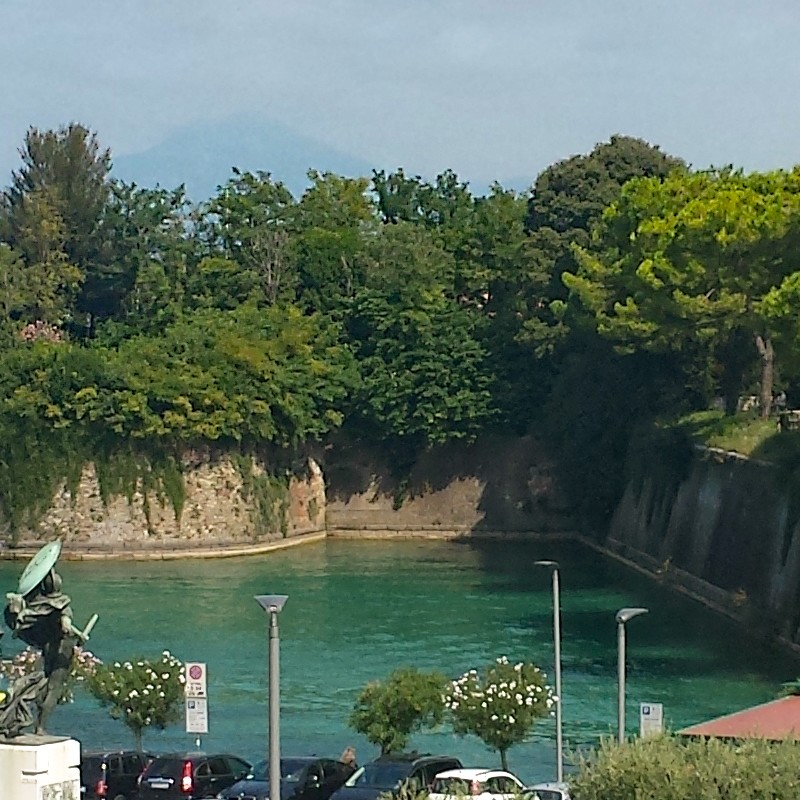 Textures   -   BACKGROUNDS &amp; LANDSCAPES   -   NATURE   -   Lakes  - Italy garda lake landscape 17535 - HR Full resolution preview demo