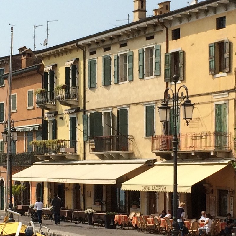 Textures   -   BACKGROUNDS &amp; LANDSCAPES   -   CITY &amp; TOWNS  - Italy garda lake lazise city landscape texture 17529 - HR Full resolution preview demo