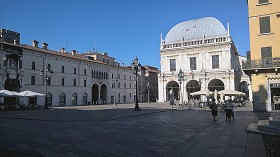 Textures   -   BACKGROUNDS &amp; LANDSCAPES   -  CITY &amp; TOWNS - Brescia italy city landscape 17483