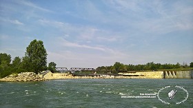 Textures   -   BACKGROUNDS &amp; LANDSCAPES   -   NATURE   -  Rivers &amp; streams - River landscape 20762