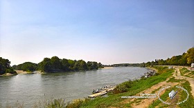 Textures   -   BACKGROUNDS &amp; LANDSCAPES   -   NATURE   -  Rivers &amp; streams - River landscape 20811