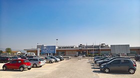 Textures   -   BACKGROUNDS &amp; LANDSCAPES   -  ROADS &amp; PARKINGS - Parking landscape texture 17573