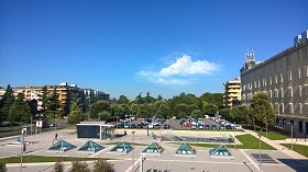 Textures   -   BACKGROUNDS &amp; LANDSCAPES   -  CITY &amp; TOWNS - Brescia italy city square landscape 17598