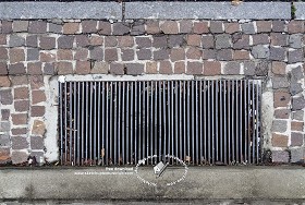 Textures   -   ARCHITECTURE   -   ROADS   -  Street elements - Metal manhole with sidewalk texture seamless 20444