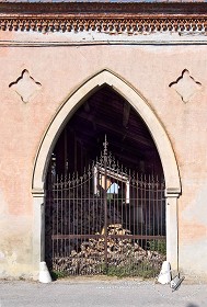 Textures   -   ARCHITECTURE   -   BUILDINGS   -  Gates - Old rusty iron entrance gate texture 18608