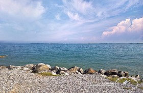 Textures   -   BACKGROUNDS &amp; LANDSCAPES   -   NATURE   -  Lakes - Italy garda lake landascape 18314
