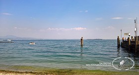 Textures   -   BACKGROUNDS &amp; LANDSCAPES   -   NATURE   -  Lakes - Italy garda lake landascape 18319