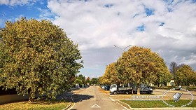 Textures   -   BACKGROUNDS &amp; LANDSCAPES   -  CITY &amp; TOWNS - Italy urban area with autumn trees landscape 21042